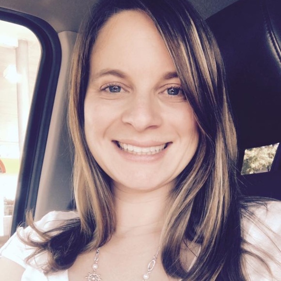 Meet your Posher, Jennifer - Picture 1 of 1